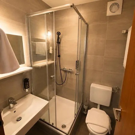 Hotel Parkhotel Lindenhof - Kostenlose Parkplätze 3*