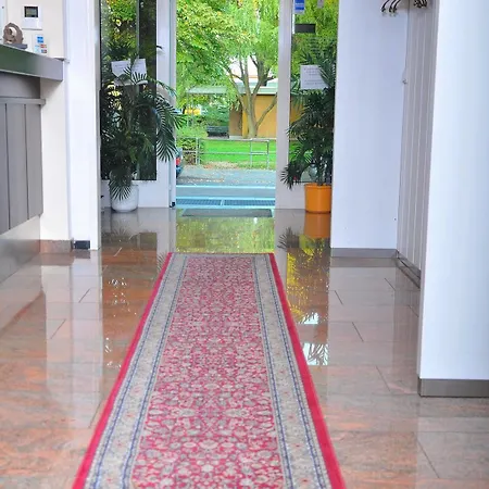 Parkhotel Lindenhof - Kostenlose Parkplaetze Hotel Offenbach am Main